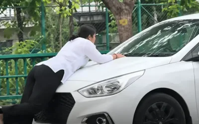 Επεισόδιο στην Ινδία: Γυναίκα παρασύρθηκε από αυτοκίνητο μετά από καυγά για απιστία