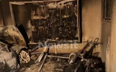 Φωτιά σε πυλωτή πολυκατοικίας στο Γαλάτσι: Δύο ένοικοι στο νοσοκομείο