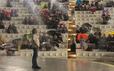 Γιάννης Κότσιρας: Αναβλήθηκε η συναυλία στο Βεάκειο, τραγούδησε a cappella για το κοινό του