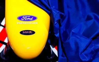 Η Ford επιστρέφει στην Formula 1 με τη Red Bull, ακολουθώντας την κληρονομιά του DFV V8