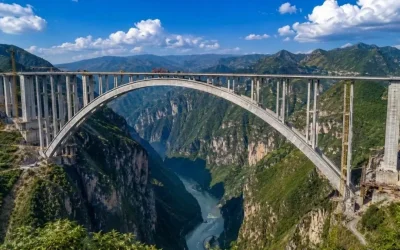 Η κινεζική γέφυρα Tian’e Longtan έσπασε το παγκόσμιο ρεκόρ με άνοιγμα 600 μέτρων