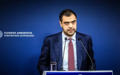 Η κυβέρνηση εκφράζει πλήρη κάλυψη στον υπουργό Θάνο Πλεύρη
