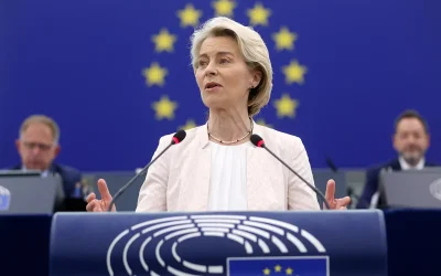 Η Ούρσουλα φον ντερ Λάιεν εκφωνεί την ετήσια ομιλία της για την κατάσταση της ΕΕ