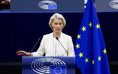 Η Ούρσουλα φον ντερ Λάιεν τίμησε τους πιλότους που έχασαν τη ζωή τους στις πυρκαγιές στην Ελλάδα