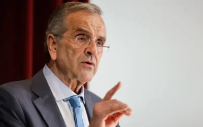 Η σκληρή απάντηση Σαμαρά στον Μητσοτάκη: «Θα μείνεις στην ιστορία ως πρωθυπουργός του ΟΠΕΚΕΠΕ, των Τεμπών και των υποκλοπών»