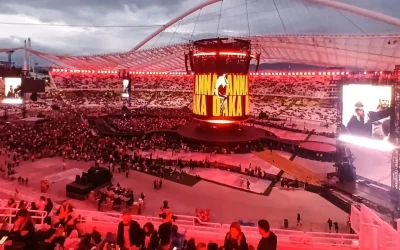 Η βροχή δεν σταμάτησε τους χιλιάδες θαυμαστές της Άννας Βίσση στο ΟΑΚΑ