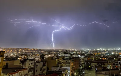 Καιρός: Βίαιη φθινοπωρινή εισβολή βάζει τέλος στον καύσωνα