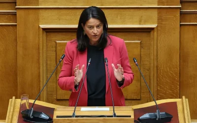 Κεραμέως: Τα νέα μέτρα για κατώτατο μισθό άνω των 950€, αυξήσεις συντάξεων και μείωση ανεργίας