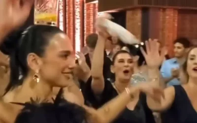Ντούα Λίπα: Ο παραδοσιακός χορός με ποτήρι στο κεφάλι σε γλέντι στο Κόσοβο έγινε viral