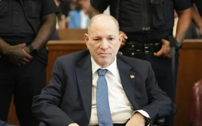 Ο Χάρβεϊ Γουάινστιν καταδικάστηκε σε 15 χρόνια κάθειρξη για σεξουαλική επίθεση στη Νέα Υόρκη