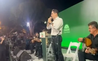 Ο Γιώργης Κάντρης τραγούδησε τον ύμνο του ΠΑΣΟΚ σε εκδήλωση στο Ηράκλειο