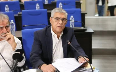 Ο Κώστας Αγοραστός χαρακτηρίζει «πολιτική» τη δίκη για τα Τέμπη και αρνείται αρμοδιότητα