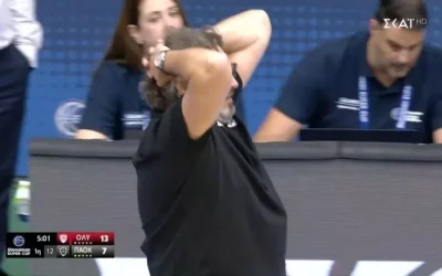 Οι έντονες αντιδράσεις του Τρινκιέρι στον τελικό του Super Cup