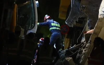 Ολονύχτια μάχη στην Πλάκα για τον εντοπισμό των έξι αγνοουμένων μετά την έκρηξη