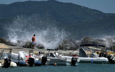 Πρόσκαιρη υποχώρηση της ζέστης με ενισχυμένο μελτέμι και πτώση της θερμοκρασίας στα ανατολικά και βόρεια