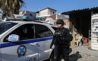 Πυροβολισμοί στο Ζεφύρι: Άνδρας άνοιξε πυρ κατά οχήματος έξω από κατοικία