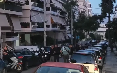 Θρίλερ στη Νίκαια: Γείτονες μιλούν για ουρλιαχτά τριών ημερών πριν την επέμβαση των ΕΚΑΜ
