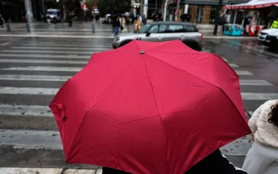 Το καλοκαίρι μας αποχαιρετά: Πότε έρχεται το φθινόπωρο με πτώση θερμοκρασίας και καταιγίδες