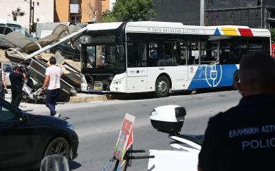Τροχαίο με λεωφορεία στη Νεάπολη: Ο οδηγός του ΚΤΕΛ περιγράφει τον πανικό και τις στιγμές πριν τη σύγκρουση
