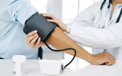 Υπέρταση: Πώς επηρεάζεται από την υψηλή θερμοκρασία και την υγρασία