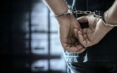 Αττική: Χειροπέδες σε δύο άτομα, μέλη συμμορίας που διακινούσε ναρκωτικά