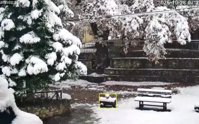 Χειμωνιάτικο σκηνικό στη Φθιώτιδα με χιόνια ανήμερα της 28ης Οκτωβρίου