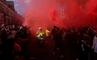 Δέκα συλλήψεις και τραυματισμένος αστυνομικός μετά τον αγώνα Λίβερπουλ - Μάντσεστερ Σίτι