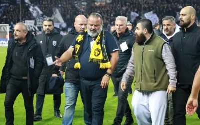 Διάλογος Ηλιόπουλου και Σαββίδη στην Τούμπα μετά την ήττα της ΑΕΚ