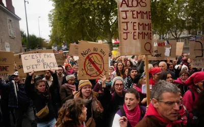 Εντάσεις στη Γαλλία: Αλλαγή διαδρομής πορείας στο Παρίσι και επεισόδια σε Λυών και Ορλεάνη