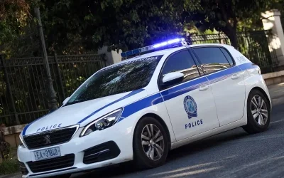 Ευρωπαϊκό ένταλμα για οδήγηση χωρίς δίπλωμα έφερε τη σύλληψη ρουμάνου ρασοφόρου στην Ουρανούπολη