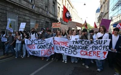 Γαλλία: Μαζικές διαδηλώσεις για τα λύκεια με επεισόδια και εκατοντάδες συλλήψεις