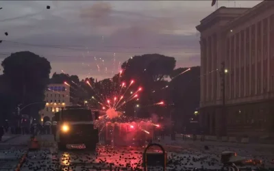 Η Αλβανία στους δρόμους για τρίτη ημέρα: Χιλιάδες διαδηλωτές ζητούν την παραίτηση του Έντι Ράμα