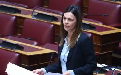 Η Έφη Αχτσιόγλου έγινε μέλος της ΕΛΑΣ κατά τη διάρκεια συνέντευξης