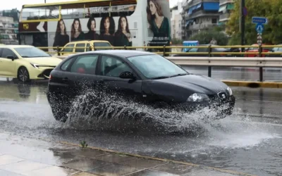 Η οδήγηση στη βροχή απαιτεί προσοχή: Οι βασικοί κανόνες ασφαλείας