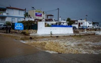 Η Ρόδος δοκιμάζεται από την κακοκαιρία: Ένας νεκρός και δεκάδες επιχειρήσεις απεγκλωβισμού