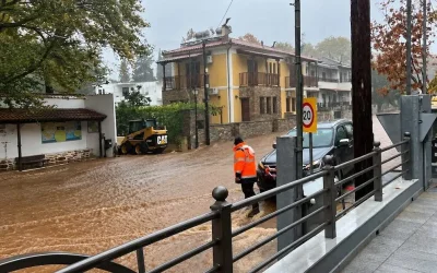Κακοκαιρία: Αποκλεισμένοι κάτοικοι στο Πήλιο, προβλήματα σε Εύβοια και νησιά