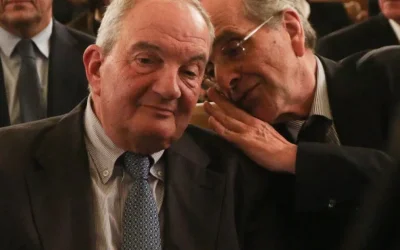 Κοινή εμφάνιση Καραμανλή και Σαμαρά στο Πολεμικό Μουσείο εν μέσω πολιτικών πιέσεων