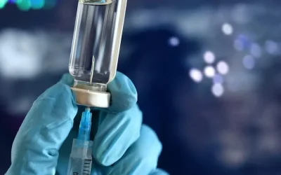 Νέα μελέτη εξηγεί γιατί κάποιοι εμφανίζουν εντονότερες παρενέργειες από τα εμβόλια