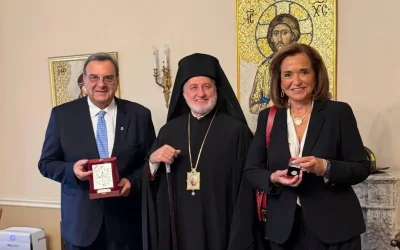 Ο αρχιεπίσκοπος Αμερικής Ελπιδοφόρος τίμησε τον Ισίδωρο Κούβελο ενόψει Λος Άντζελες 2028