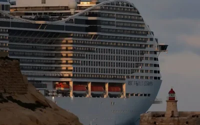 Ο ελληνικός τουρισμός κατέγραψε ρεκόρ το 2025, αλλά αντιμετωπίζει σημαντικές προκλήσεις