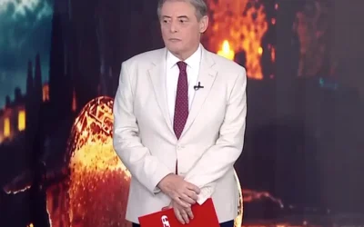Ο Ιορδάνης Χασαπόπουλος «σκιάχτηκε» από το σκηνικό της εκπομπής «Κοινωνία Ώρα Mega»