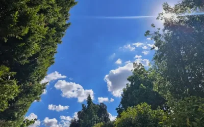 Ο καιρός αλλάζει: Από ήπιες συνθήκες σε βροχερό φθινόπωρο πριν την 28η Οκτωβρίου