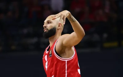 Ο Ολυμπιακός υποδέχεται την Εφές με τον Φουρνιέ βασικό και τον Ντόρσεϊ στον πάγκο