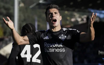Ο Τάσος Δουβίκας υπογράφει νέο συμβόλαιο με την Κόμο έως το 2030