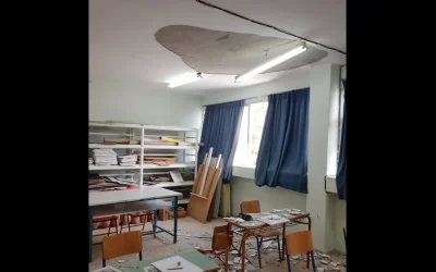 Σοβάδες αποκολλήθηκαν από ταβάνι σχολείου στη Θεσσαλονίκη, τραυματίζοντας 14χρονο μαθητή