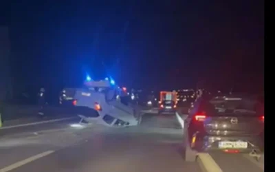 Τροχαίο στη Θεσσαλονίκη: Ανατράπηκε ΙΧ στη Μουδανιών – Μία γυναίκα στο νοσοκομείο