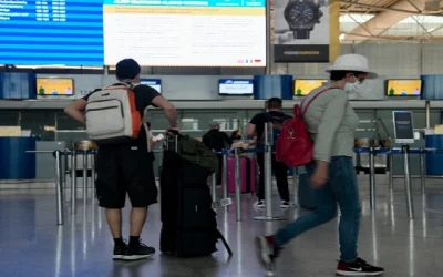 Τι αλλάζει για τους ανεμβολίαστους από Δευτέρα στις μετακινήσεις με αεροπλάνα, τρένα και ΚΤΕΛ