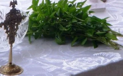 Γιατί σήμερα μοιράζουν βασιλικό στις Εκκλησίες