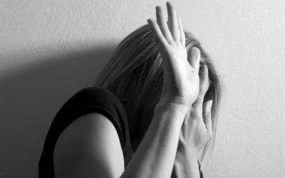 Ενδοοικογενειακή βία: Έξαρση των εγκλημάτων, κυρίως σε βάρος γυναικών - Σοκαριστικά στοιχεία