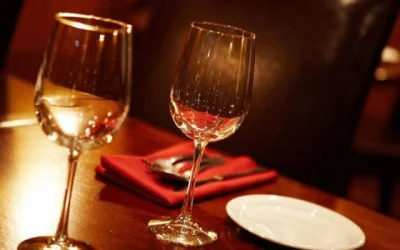 Τρεις γευστικές στάσεις κοντά στη Βαρβάκειο για τους λάτρεις των μεζέδων